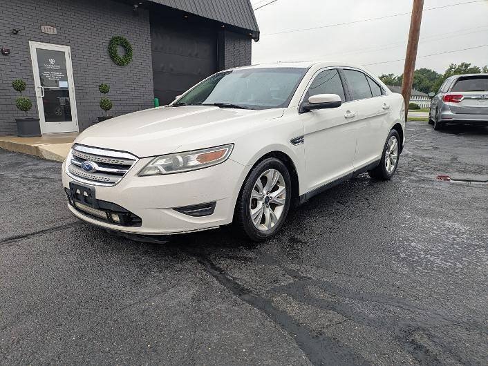Used 2011 Ford Taurus SEL w/ 201A Rapid Spec Order Code FWD image 2