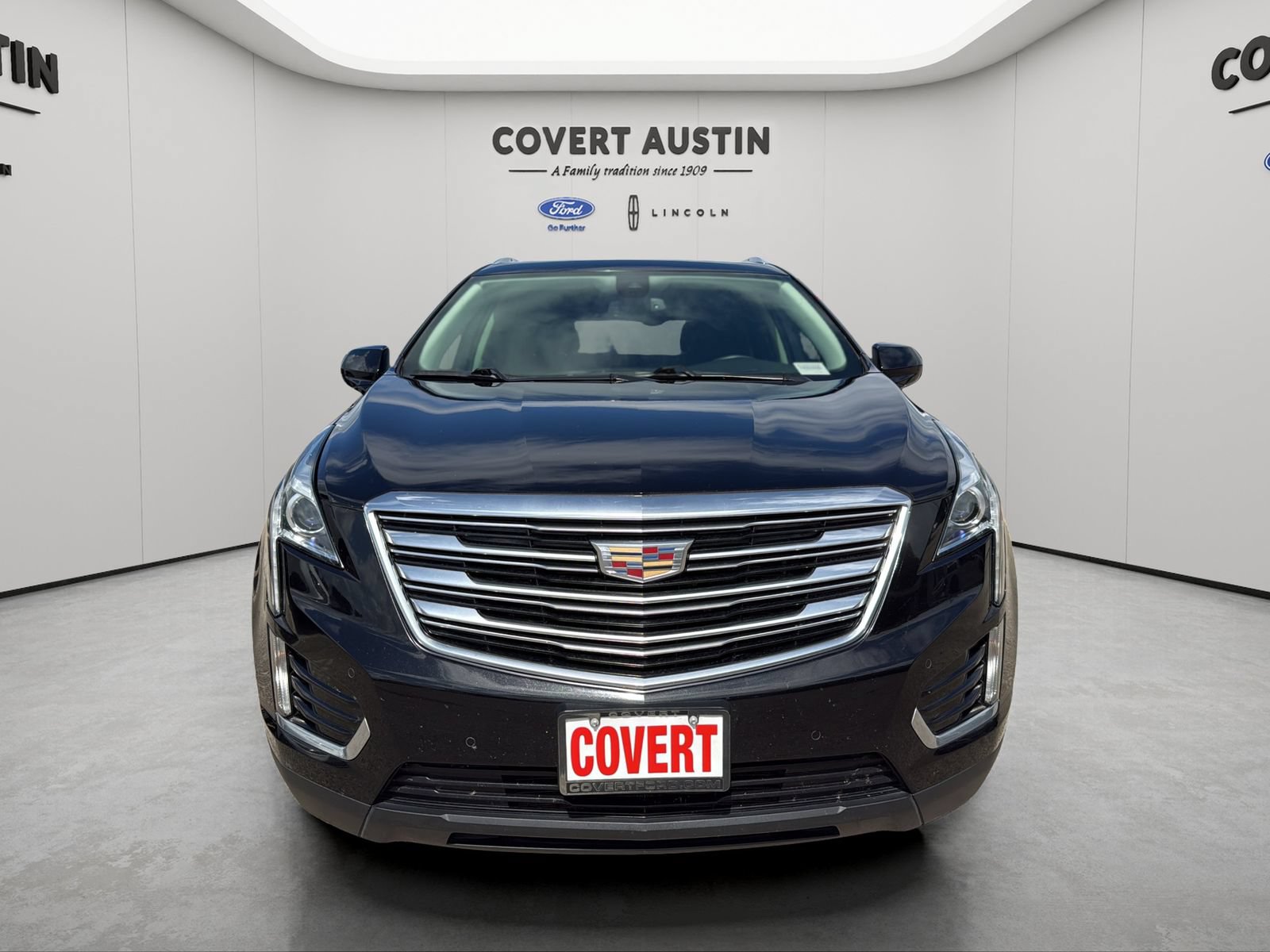 Used 2017 Cadillac XT5 Luxury w/ Driver Awareness Package FWD image 8