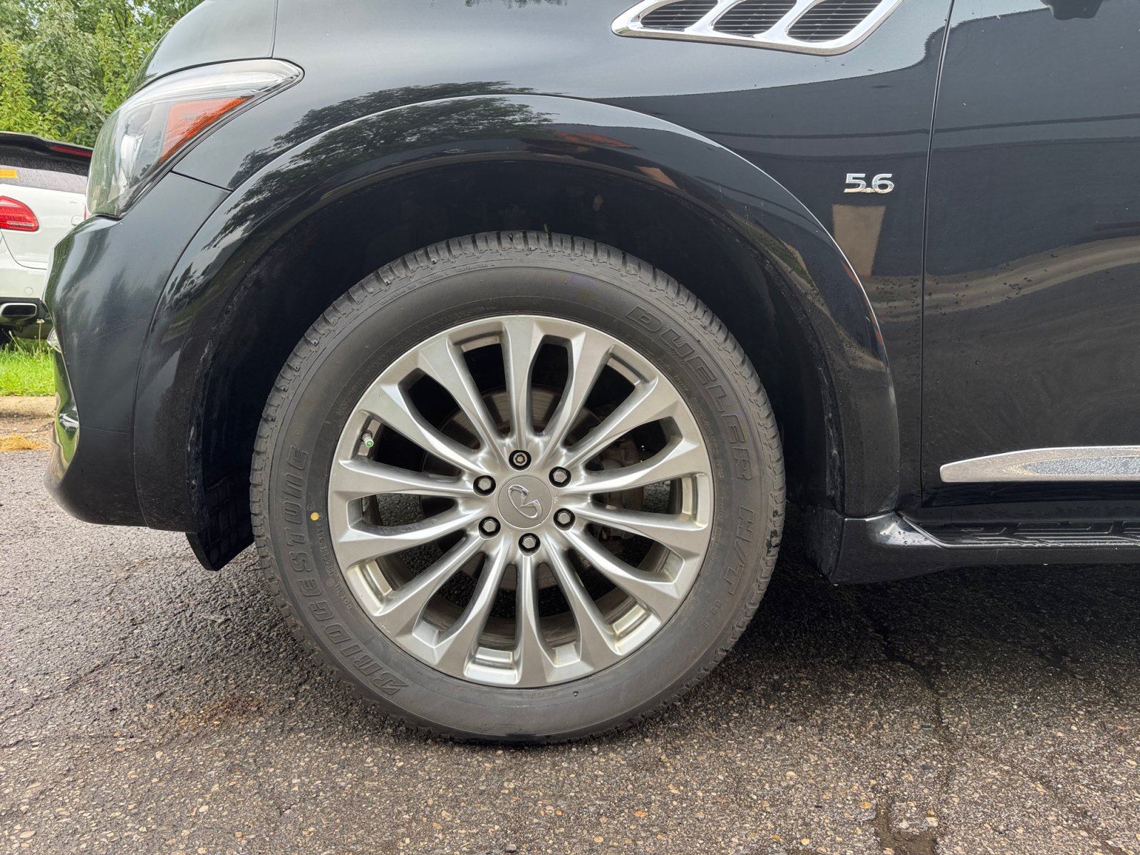 Used 2016 INFINITI QX80 4WD w/ Deluxe Technology Package image 17