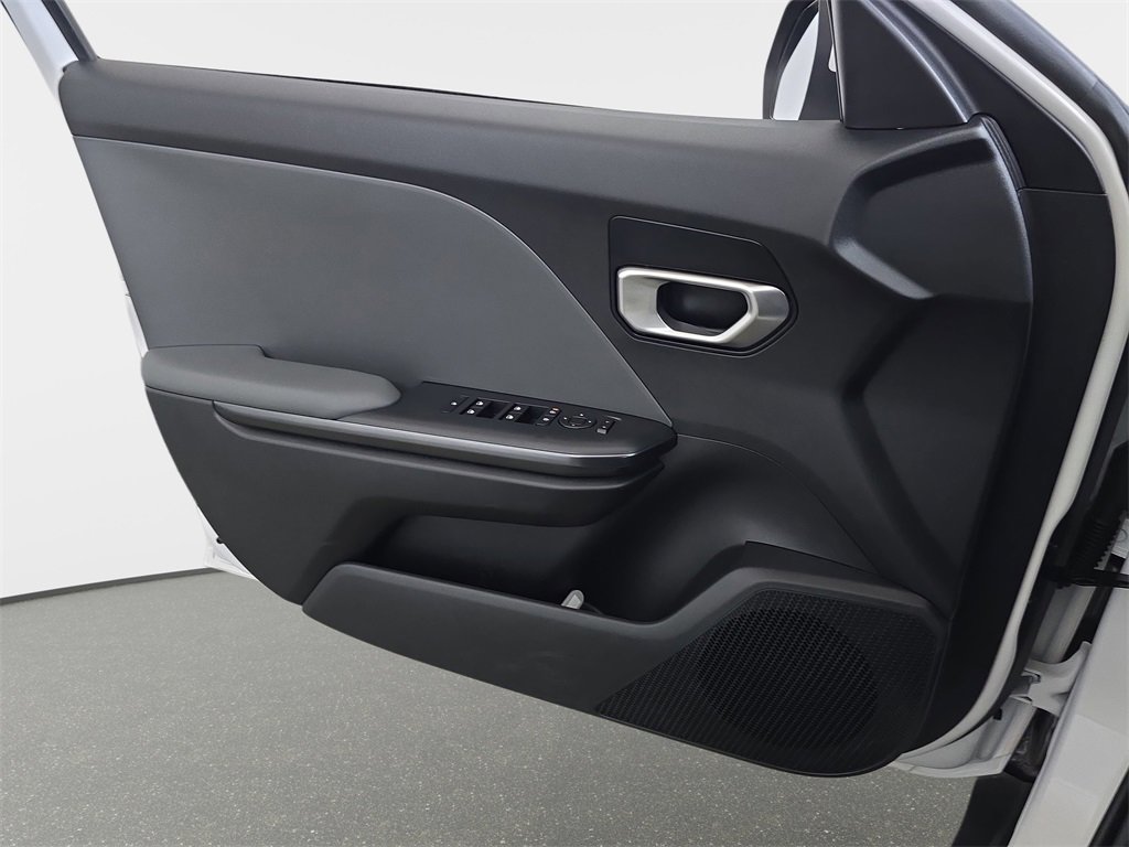 Used 2025 Kia K4 LX image 27