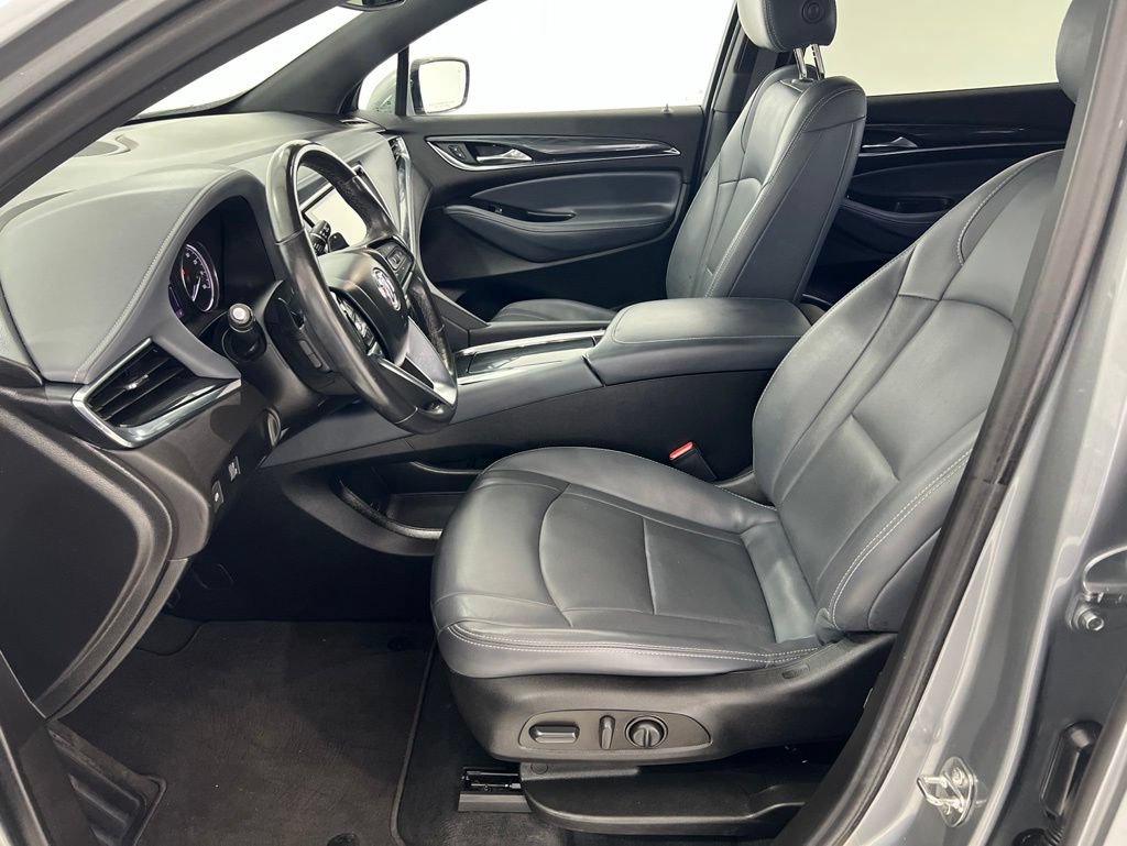 Used 2023 Buick Enclave Essence w/ Sport Touring Edition FWD image 17