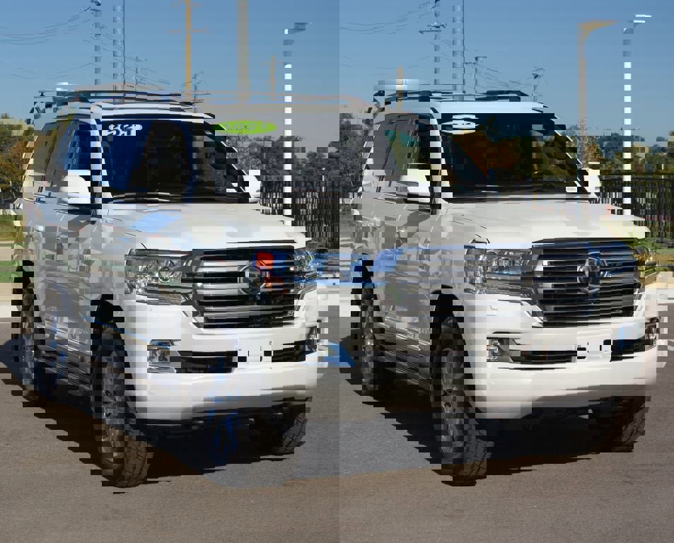 Used 2021 Toyota Land Cruiser image 2