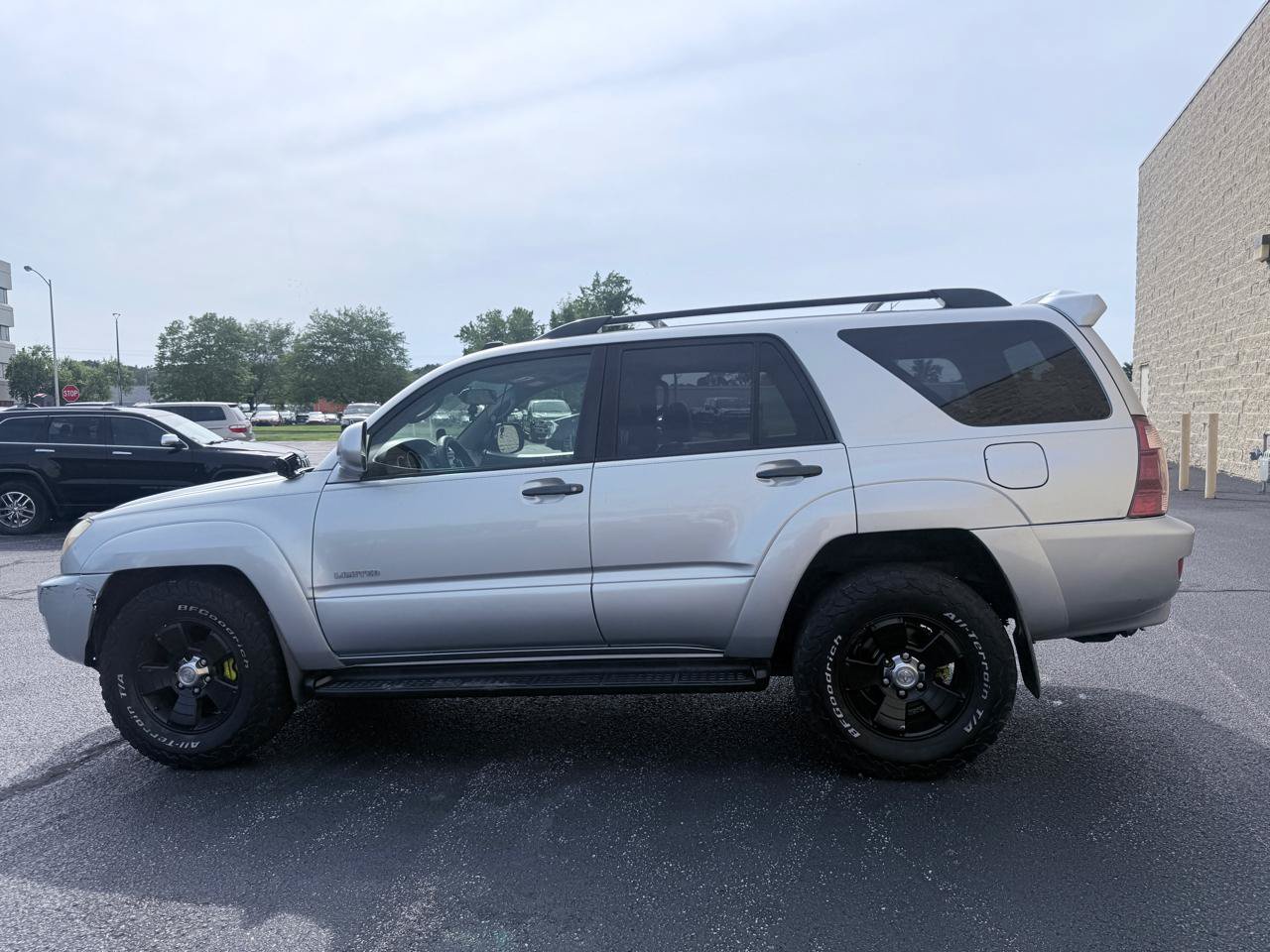 Used 2005 Toyota 4Runner Limited RWD image 2