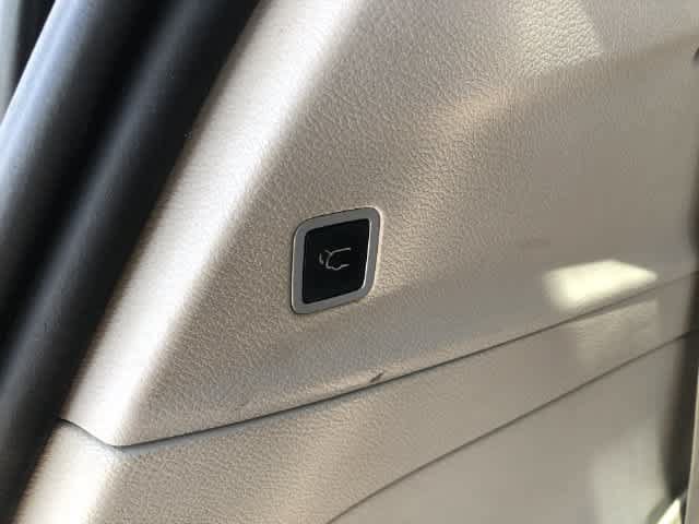 Used 2017 Chrysler Pacifica Touring-L FWD image 29