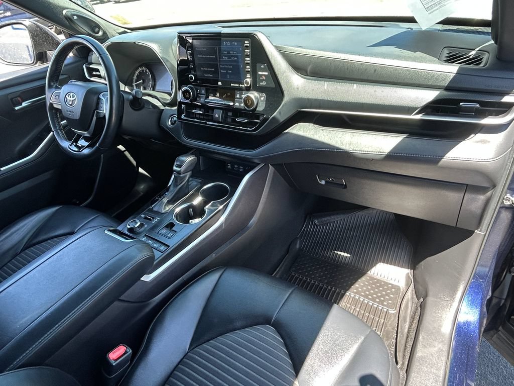 Used 2022 Toyota Highlander XSE AWD/4WD image 39