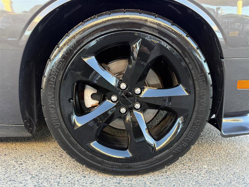 Used 2013 Dodge Challenger R/T w/ Blacktop Pkg image 17