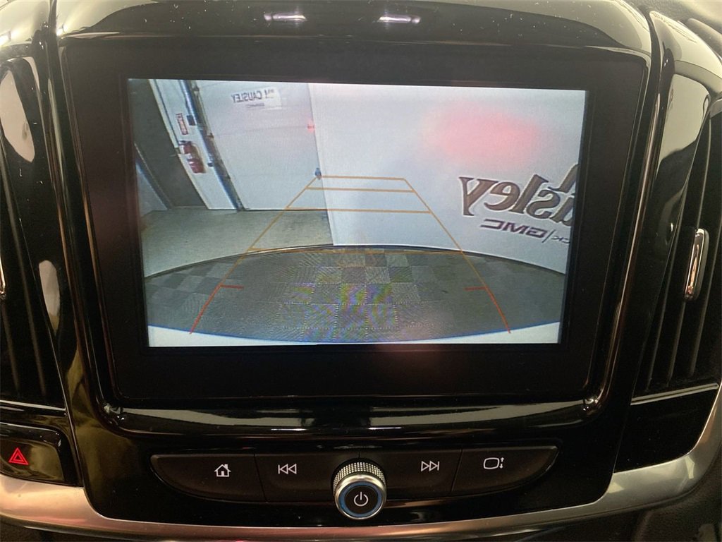Used 2019 Chevrolet Traverse LT image 17