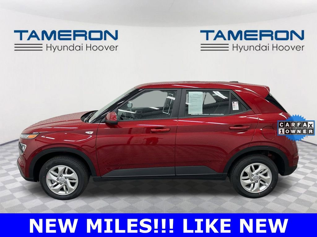 Used 2026 Hyundai Venue SE image 2