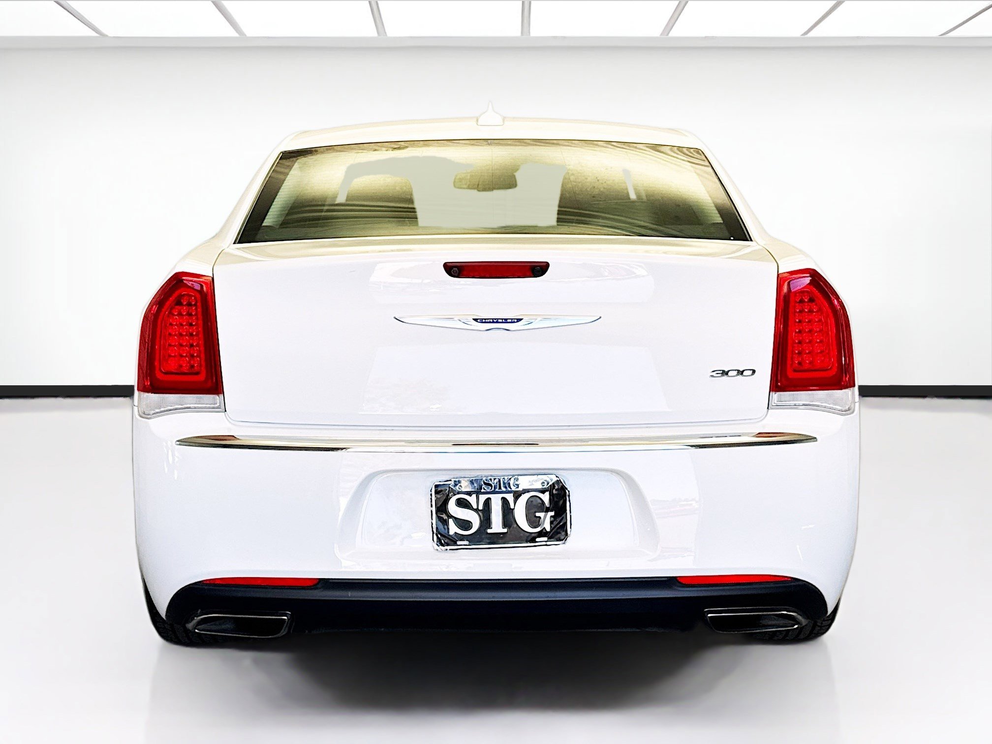 Used 2019 Chrysler 300 Limited image 5