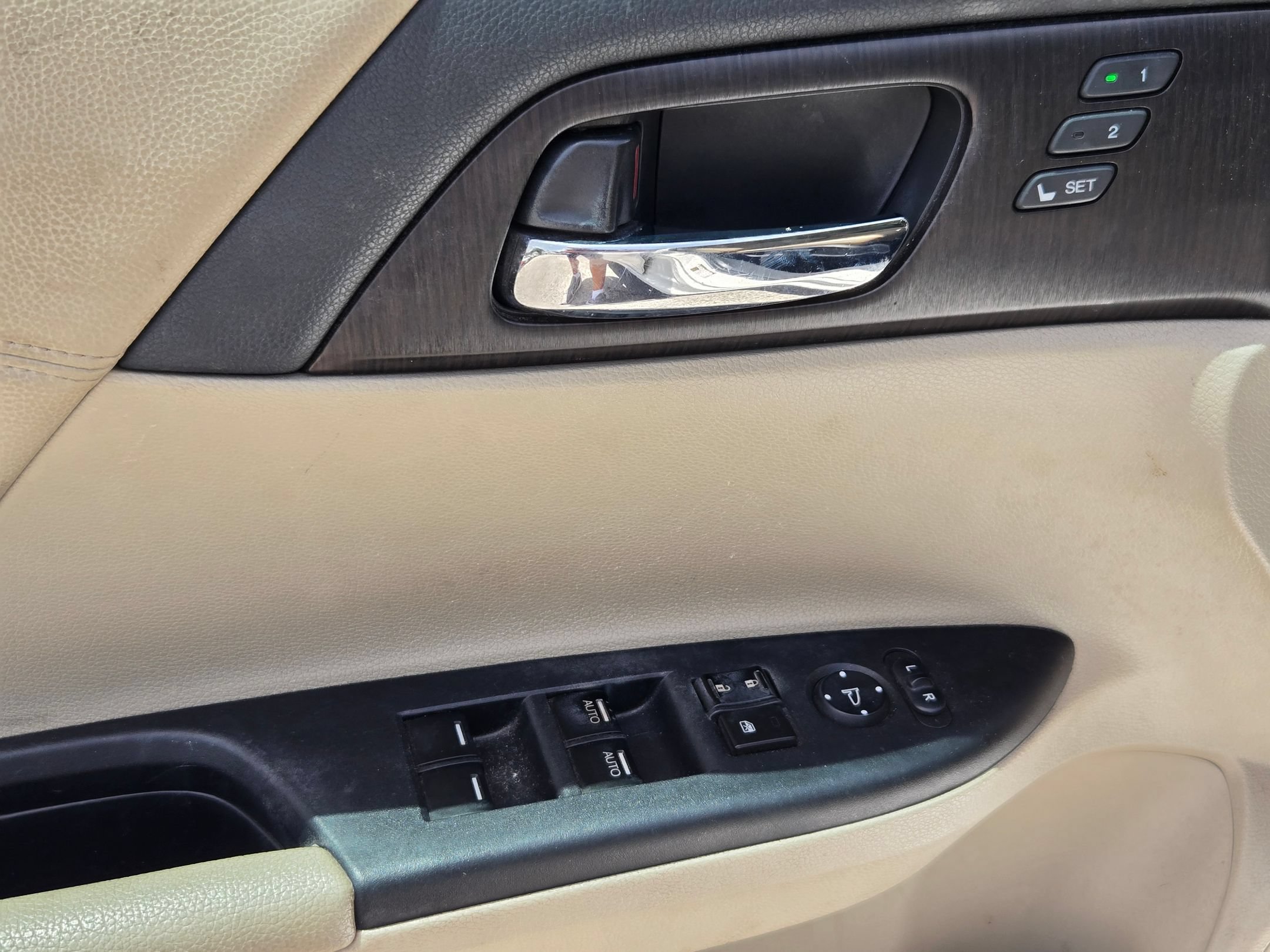 Used 2014 Honda Accord EX-L image 11