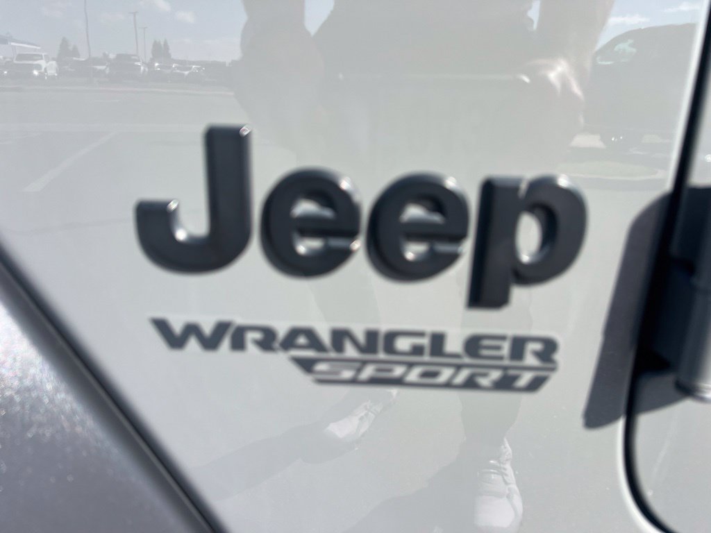 Used 2021 Jeep Wrangler Sport AWD/4WD image 3