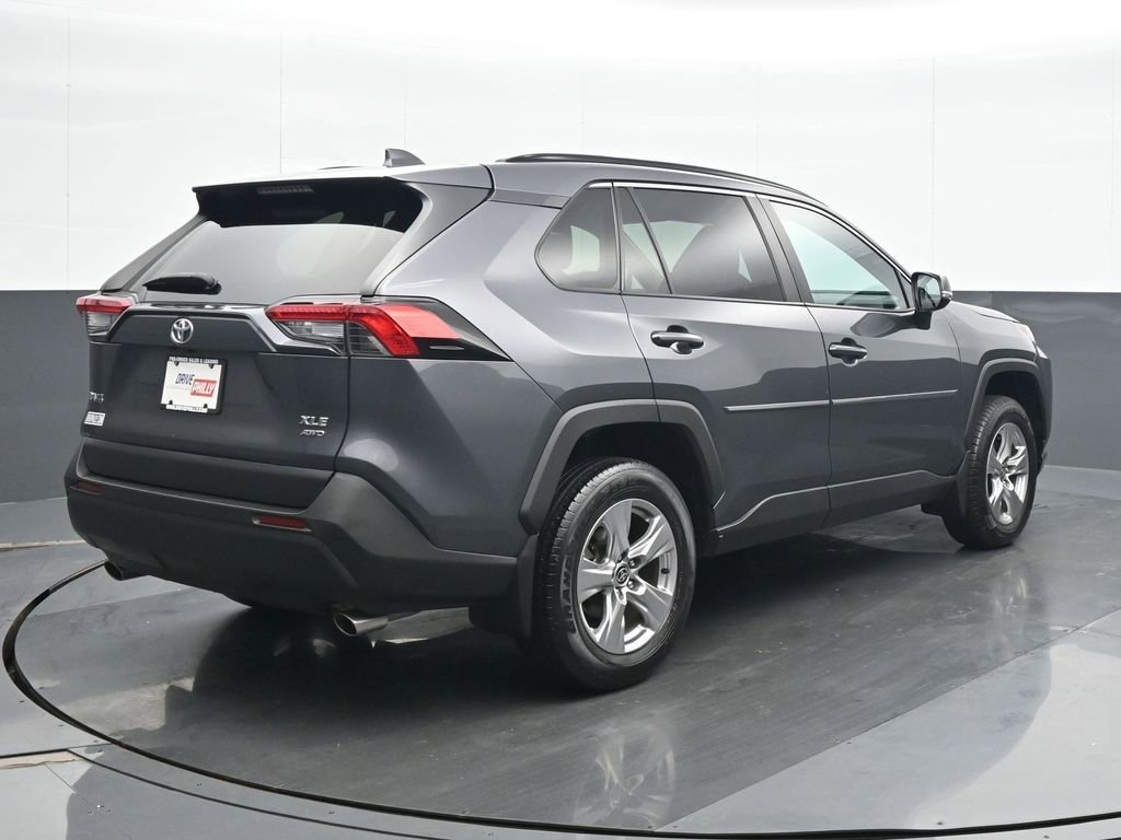 Used 2022 Toyota RAV4 XLE w/ Convenience Package image 6