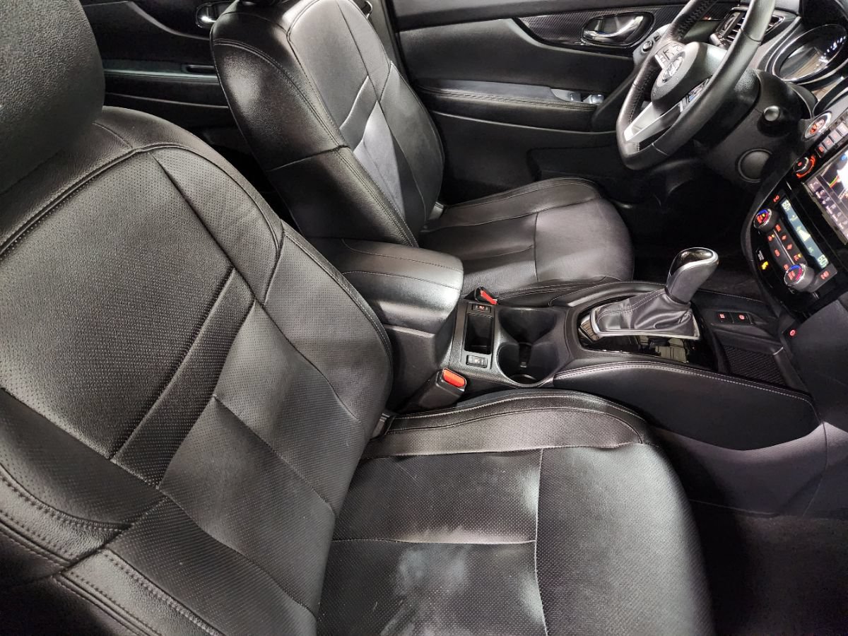 Used 2020 Nissan Rogue SL AWD/4WD image 32