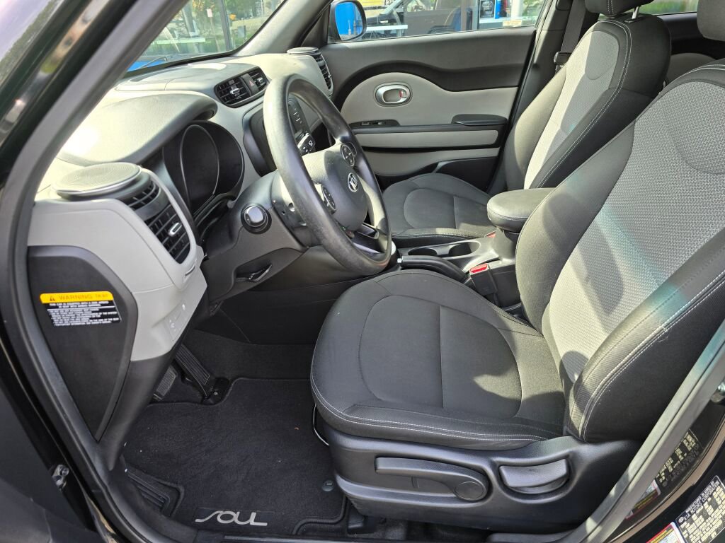 Used 2017 Kia Soul + FWD image 12