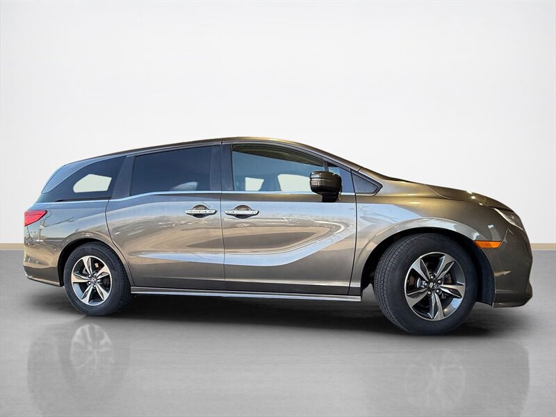 Used 2018 Honda Odyssey Touring image 2