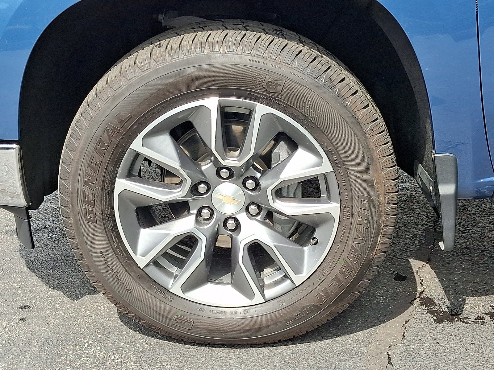 Certified 2024 Chevrolet Silverado 1500 LT AWD/4WD image 9