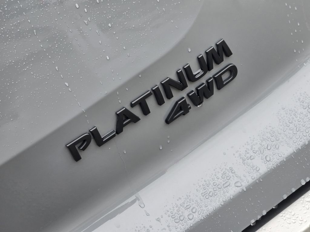 Used 2024 Nissan Pathfinder Platinum w/ Lighting Package (N93) AWD/4WD image 10