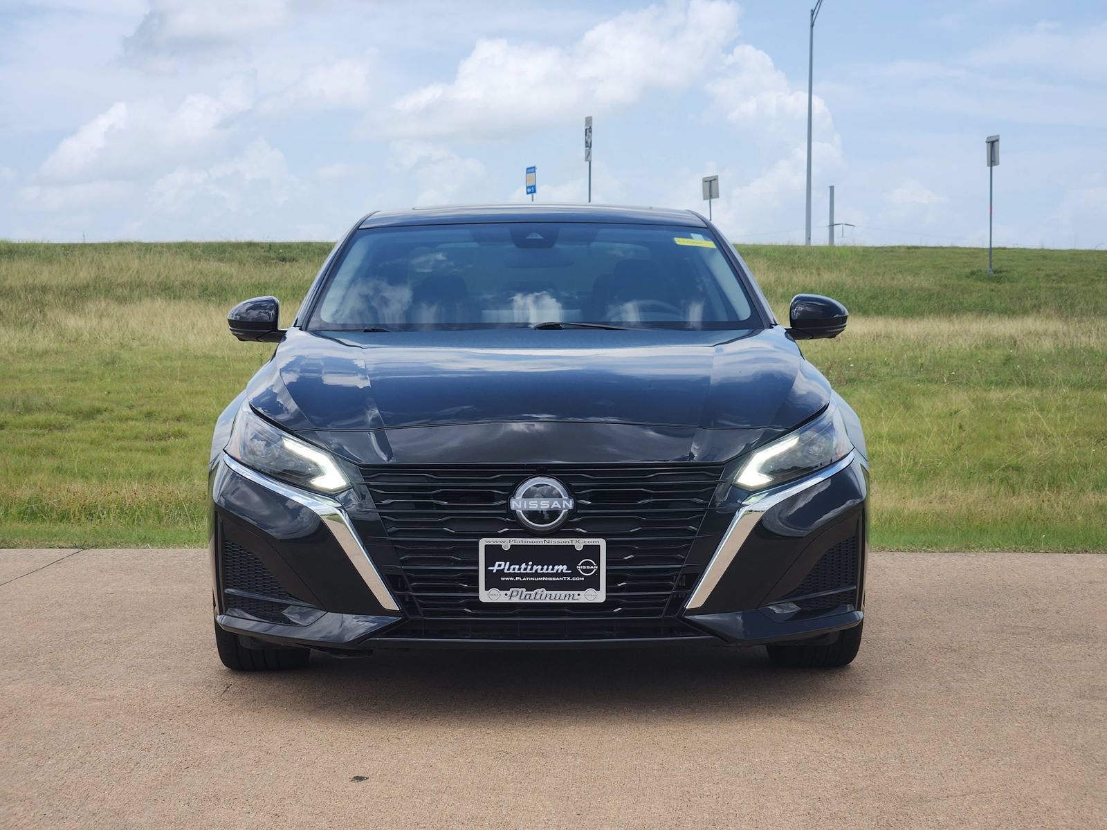 Certified 2025 Nissan Altima 2.5 SL FWD image 6