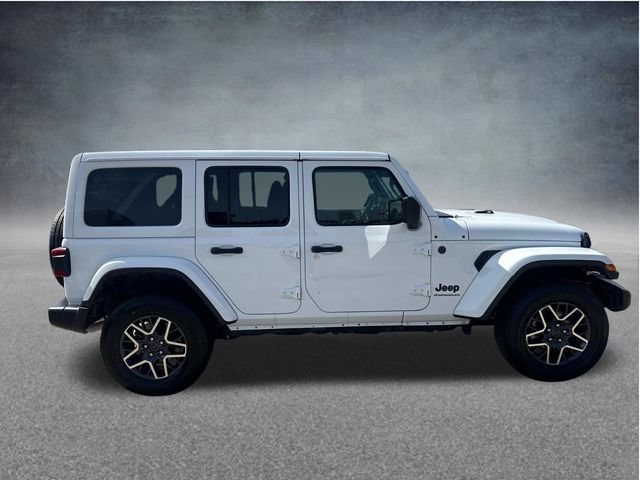 Used 2025 Jeep Wrangler Unlimited Sahara AWD/4WD image 11