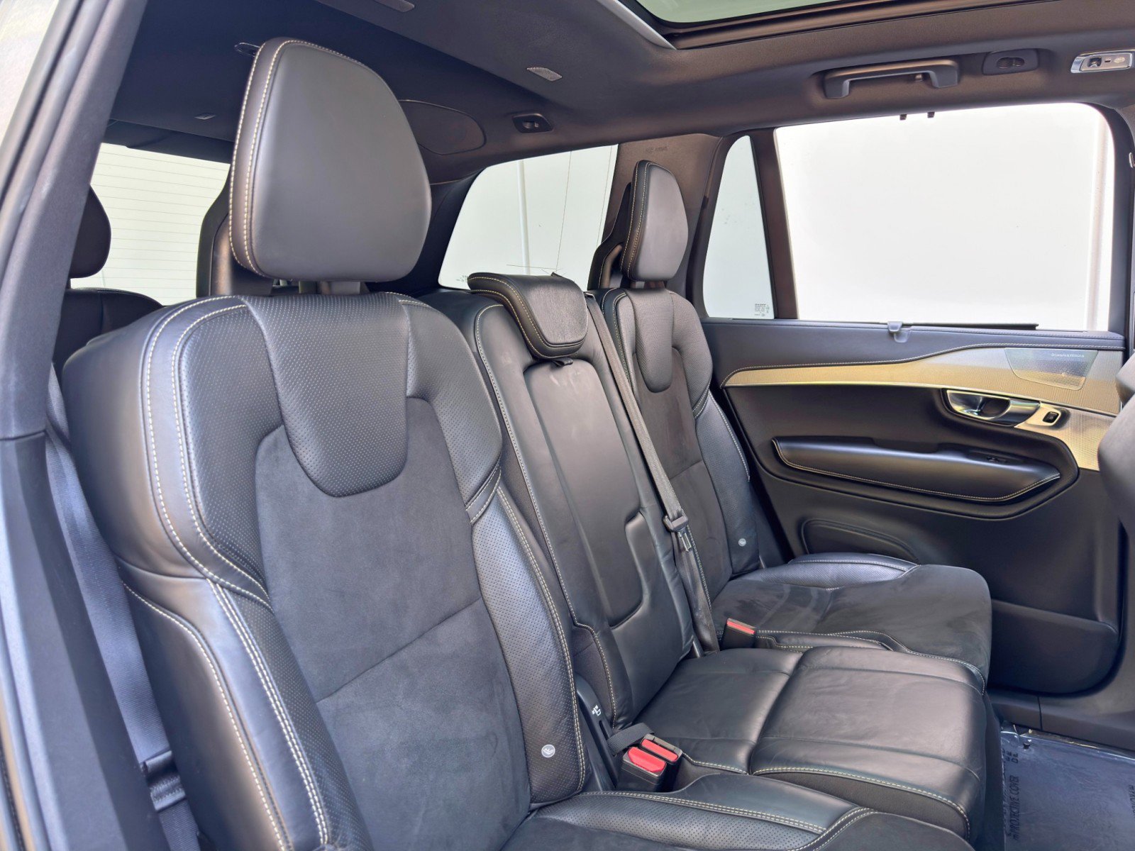 Used 2019 Volvo XC90 T6 R-Design w/ Protection Package Premier image 38