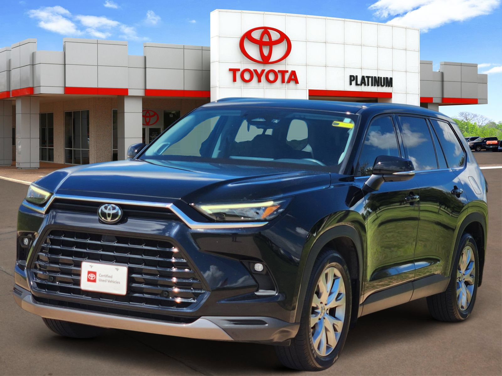 Used 2024 Toyota Grand Highlander FWD video 2