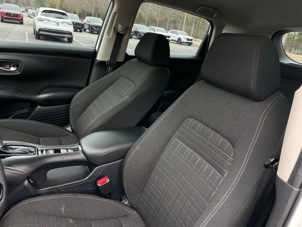 Used 2025 Honda HR-V LX image 25