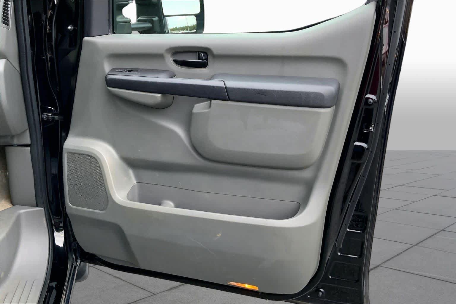 Used 2021 Nissan NV 3500 SL RWD image 19