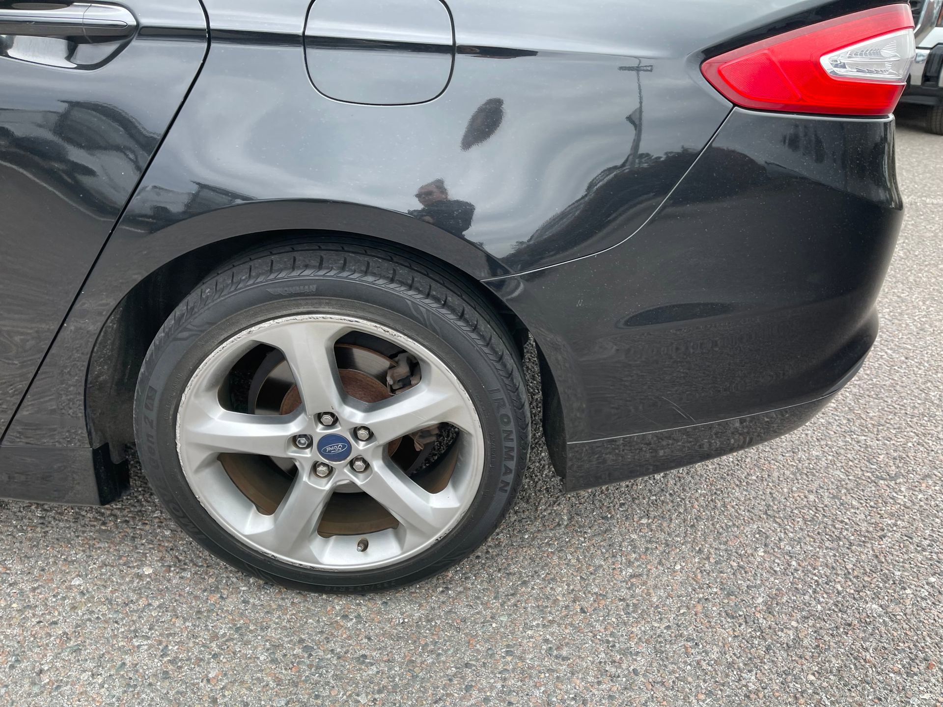 Used 2014 Ford Fusion SE image 12