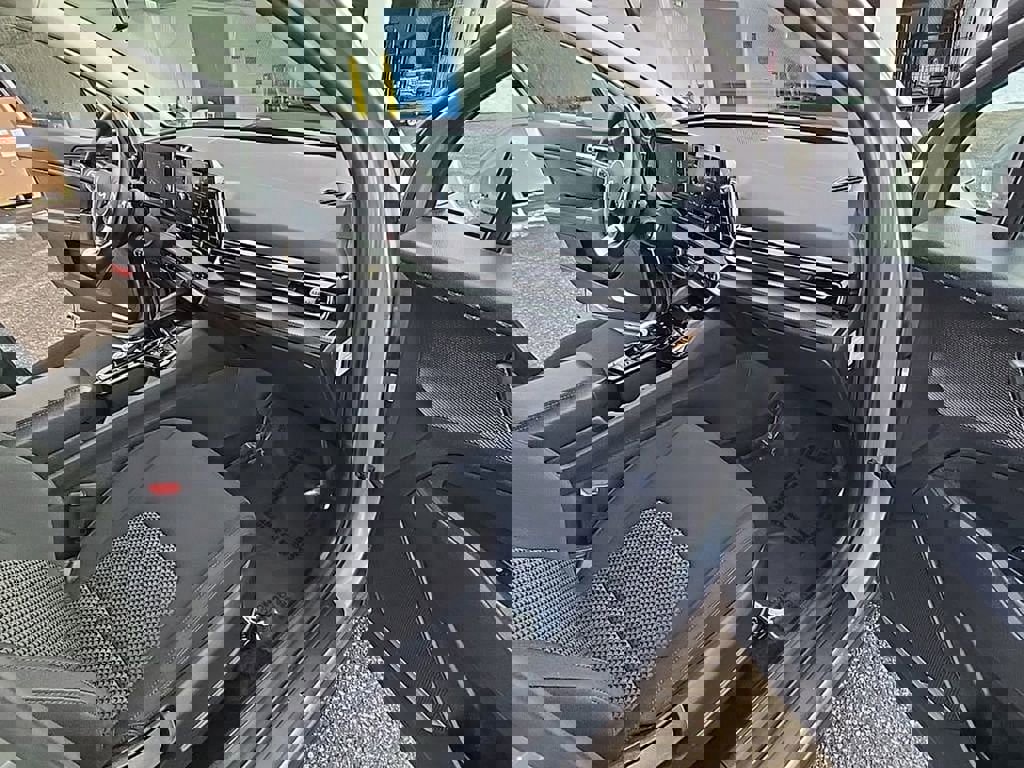 Used 2023 Kia Sportage LX image 25