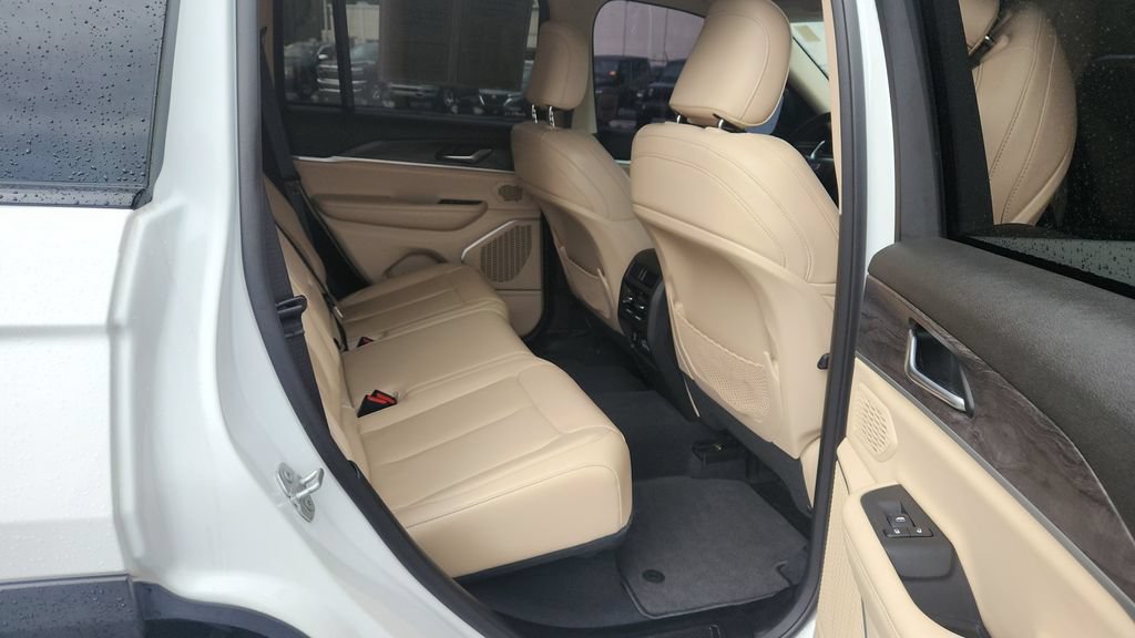 Used 2022 Jeep Grand Cherokee Limited AWD/4WD image 13