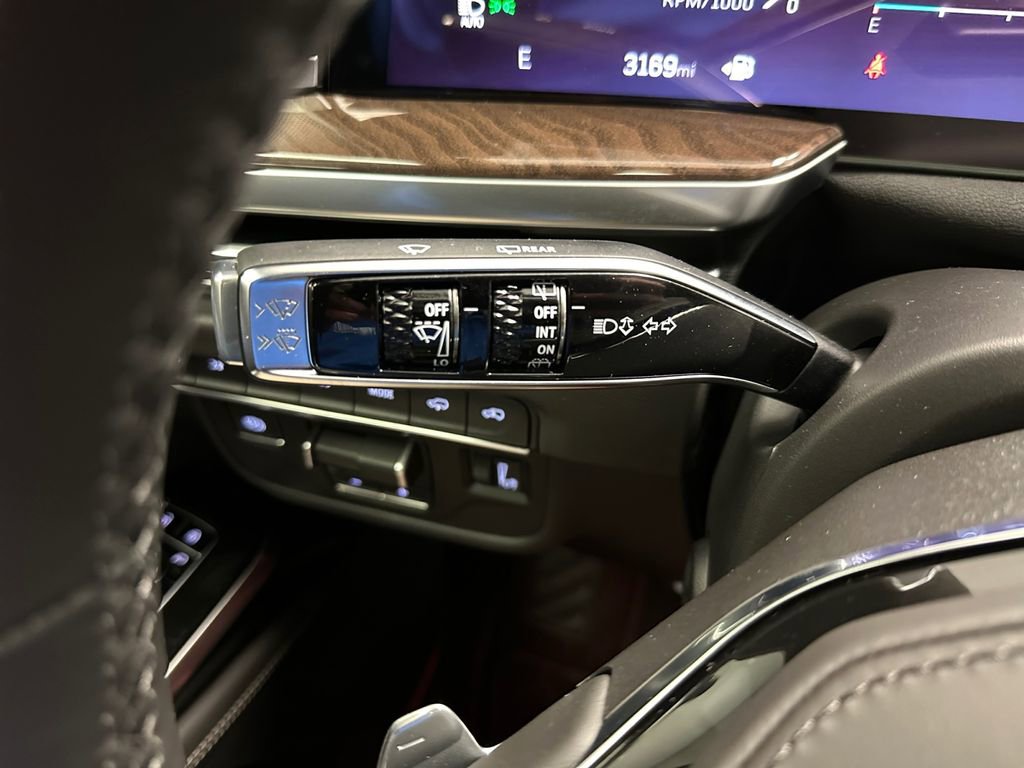 Used 2026 Cadillac Escalade Platinum Sport w/ LPO, ONYX Package image 25