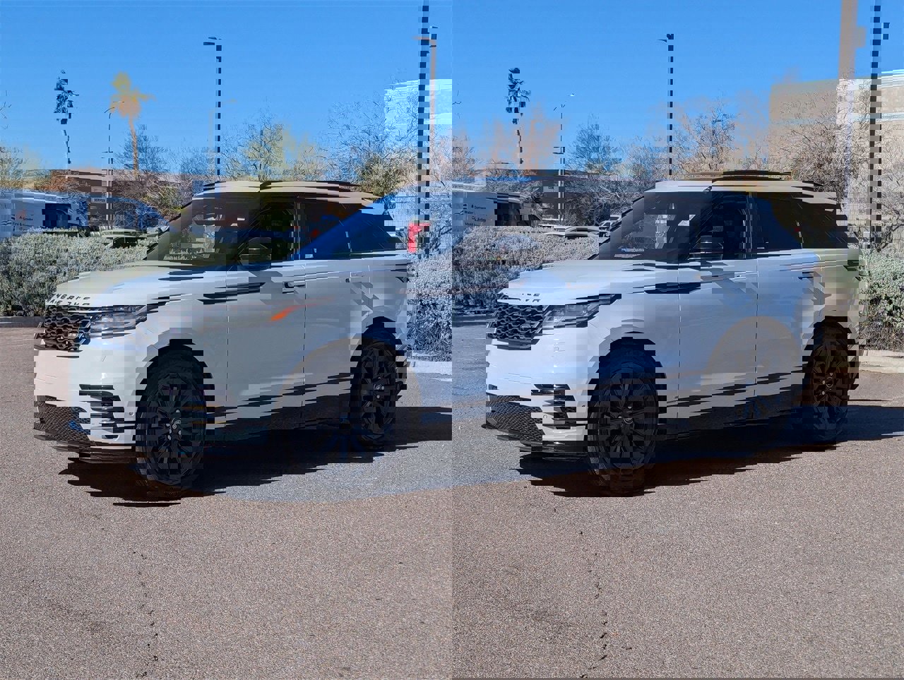 Used 2018 Land Rover Range Rover Velar R-Dynamic SE image 2