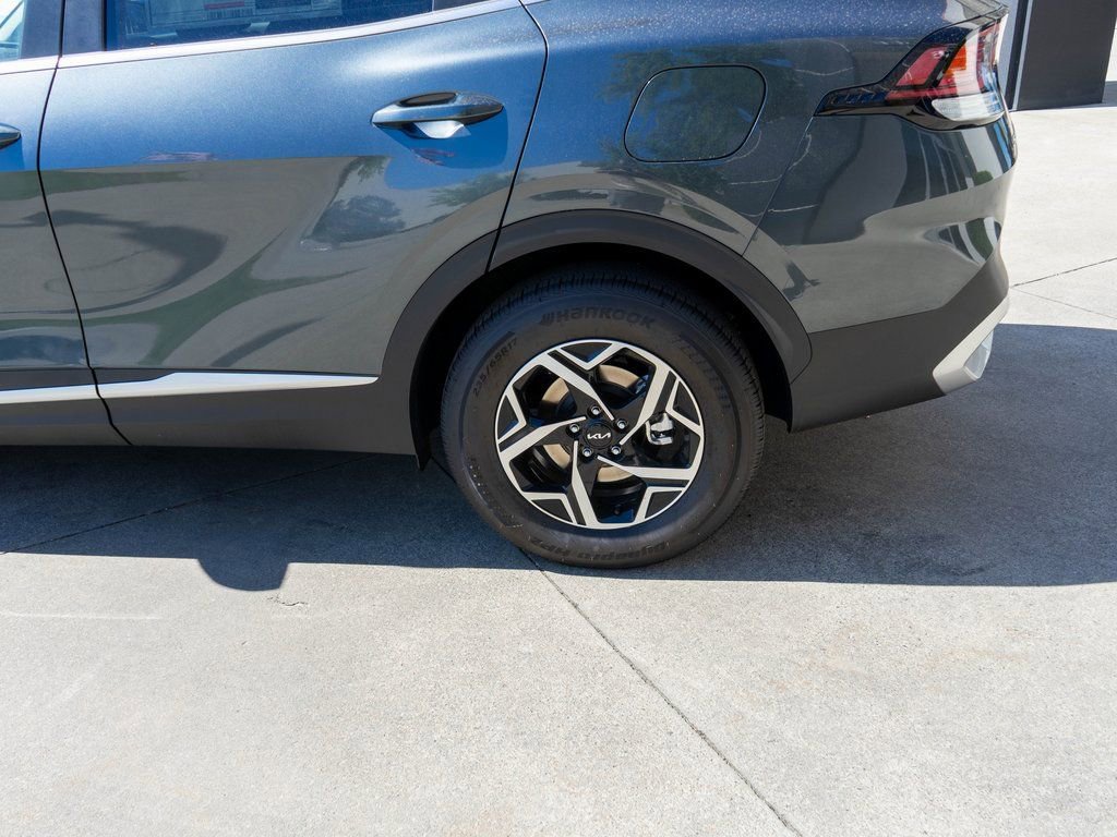 Used 2025 Kia Sportage LX image 28