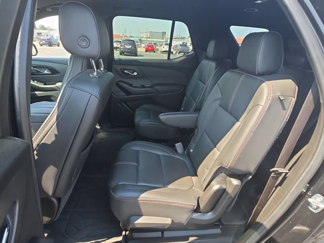 Used 2022 Chevrolet Traverse RS w/ LPO, 'HIT The Road' Package FWD image 22