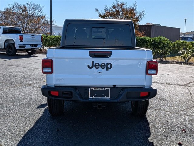 Used 2023 Jeep Gladiator Sport image 4