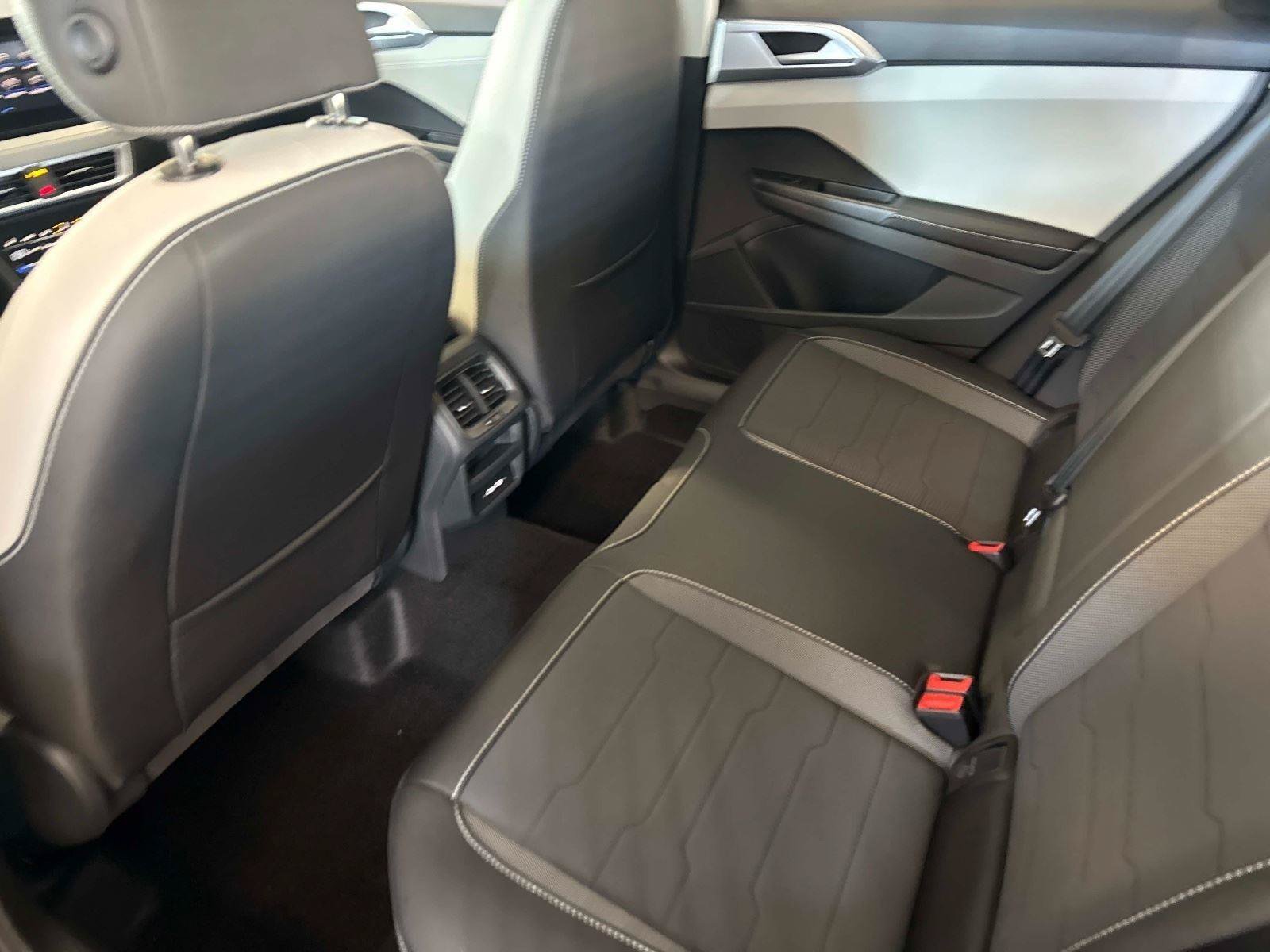 New 2026 Volkswagen Taos SE AWD/4WD image 15