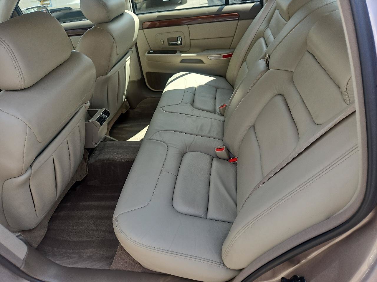 Used 1998 Cadillac De Ville FWD image 16