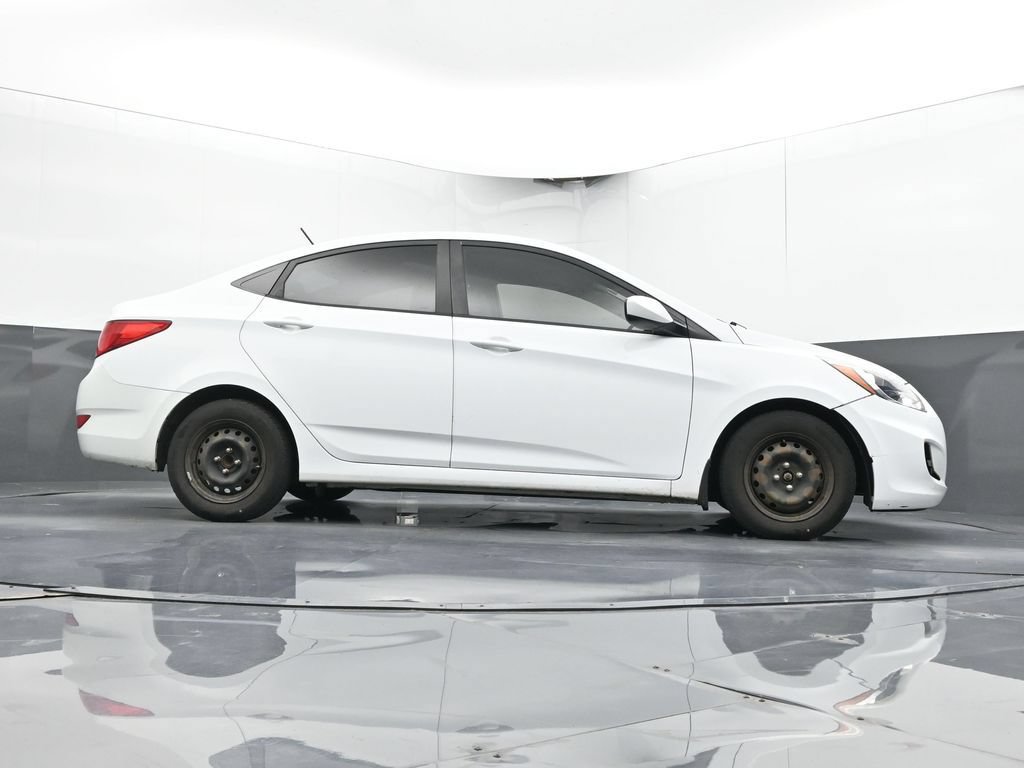 Used 2016 Hyundai Accent SE w/ Option Group 02 FWD image 23