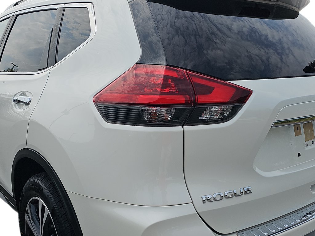 Used 2020 Nissan Rogue SV w/ Premium Package AWD/4WD image 34