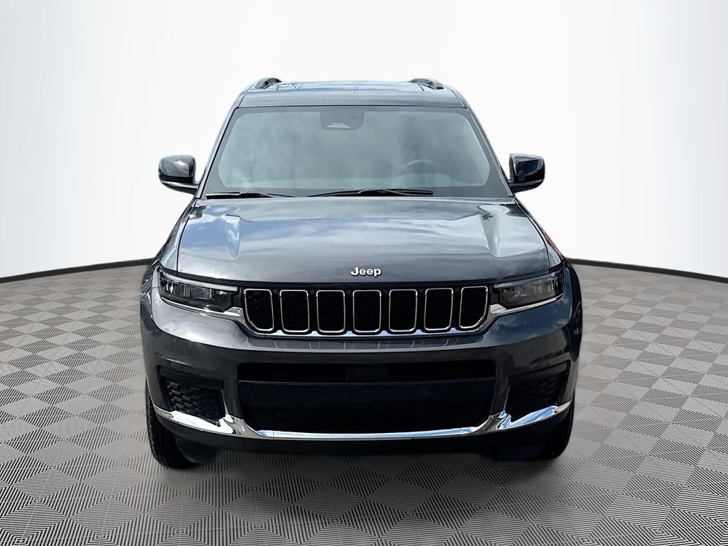 Used 2025 Jeep Grand Cherokee L Laredo RWD image 2