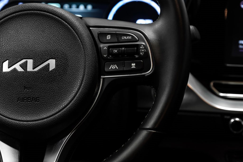 Used 2022 Kia Niro EX image 20