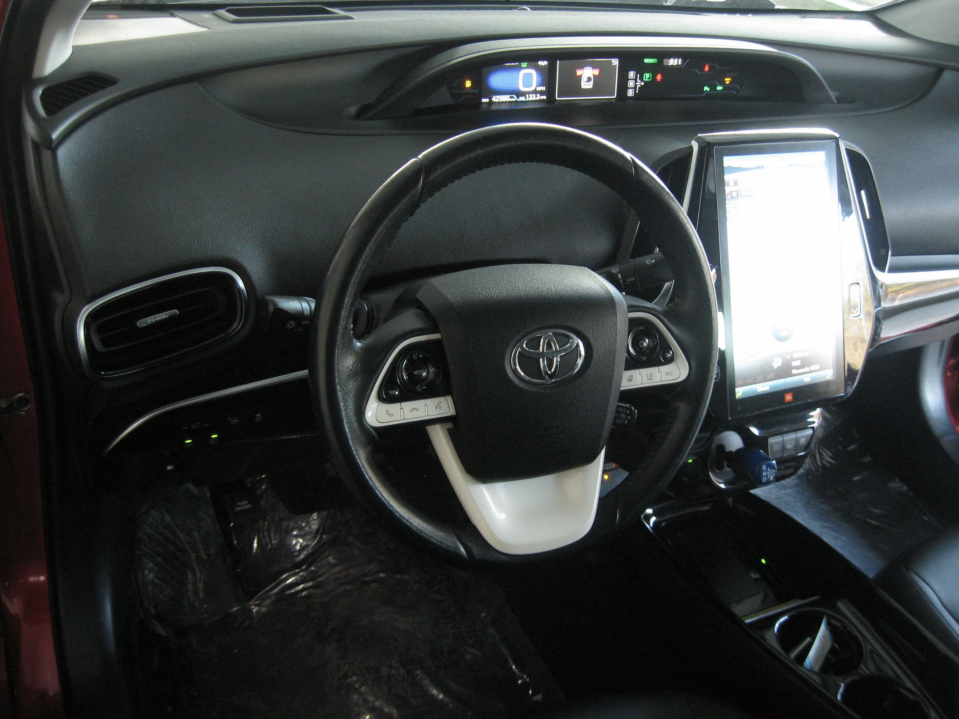 Used 2017 Toyota Prius Prime Advanced image 11