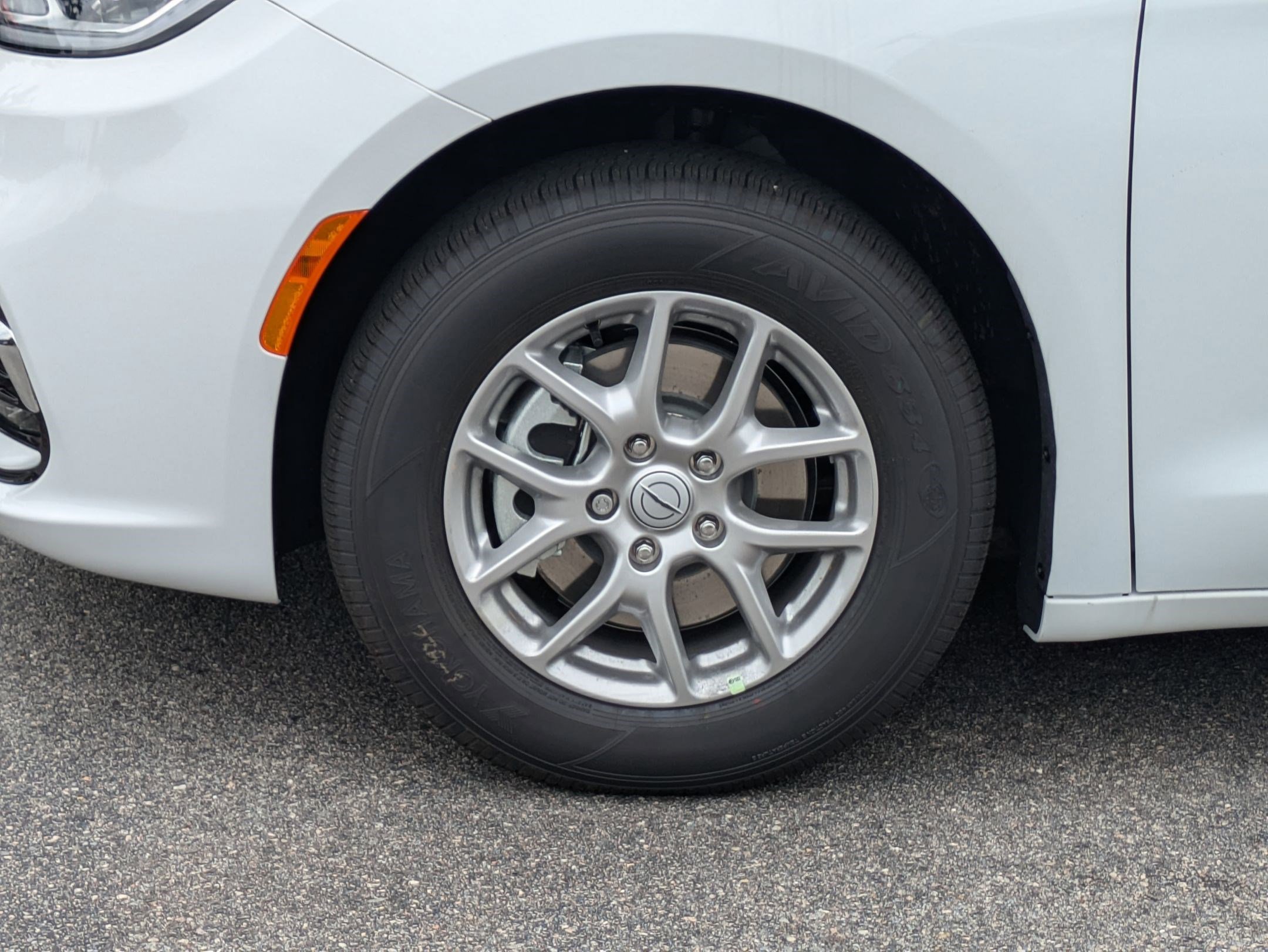 New 2026 Chrysler Pacifica Select image 32