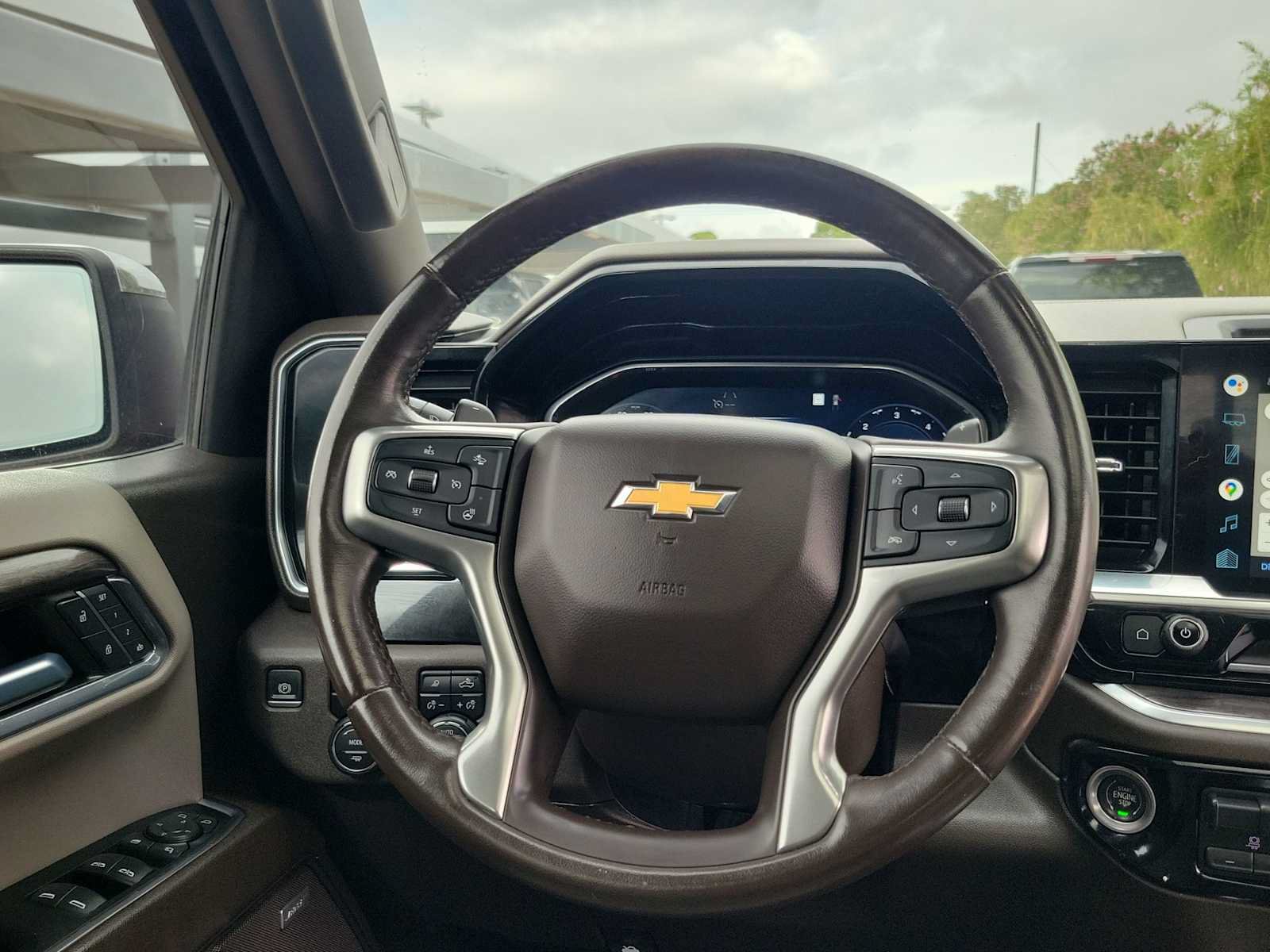 Used 2022 Chevrolet Silverado 1500 LTZ w/ LTZ Premium Package AWD/4WD image 19