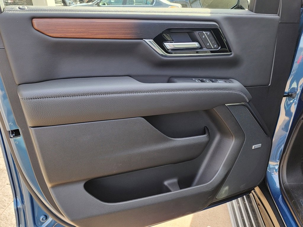 New 2026 GMC Yukon Denali w/ Denali Reserve Package image 12