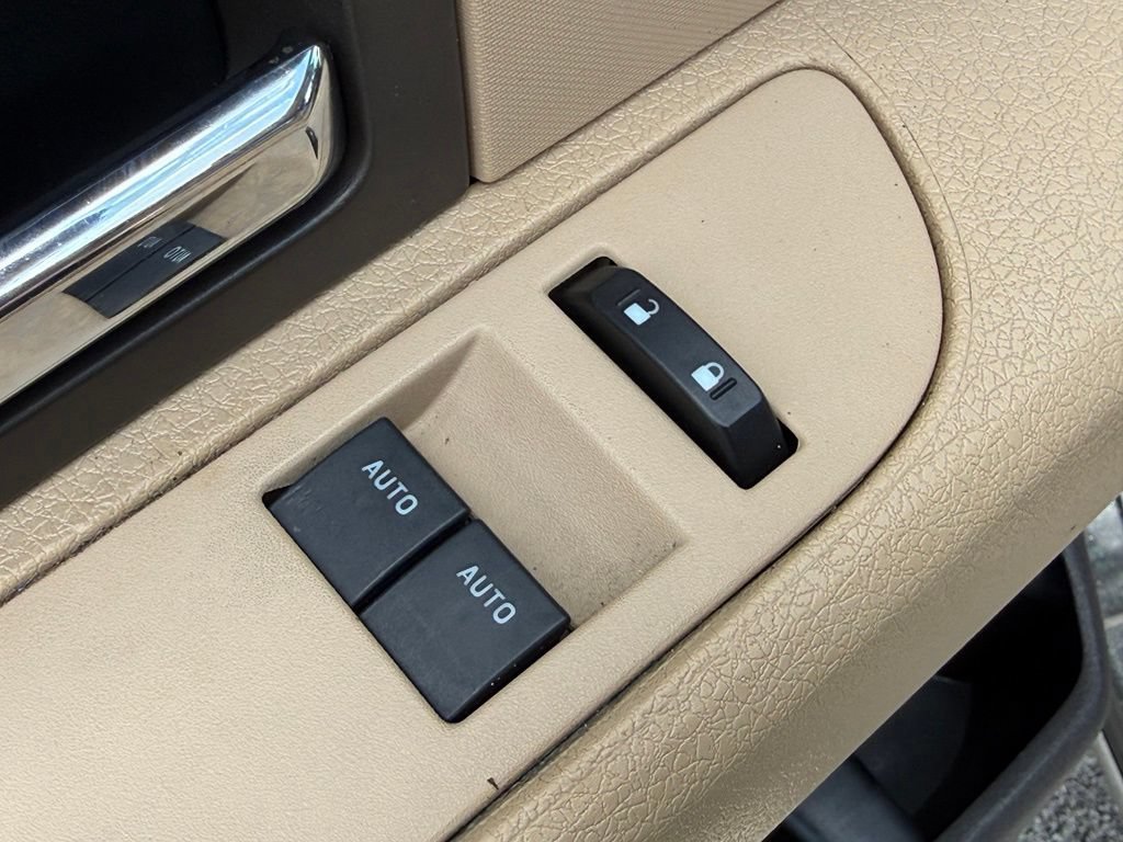 Used 2013 Ford F150 XLT w/ Mid Equipment Group RWD image 17
