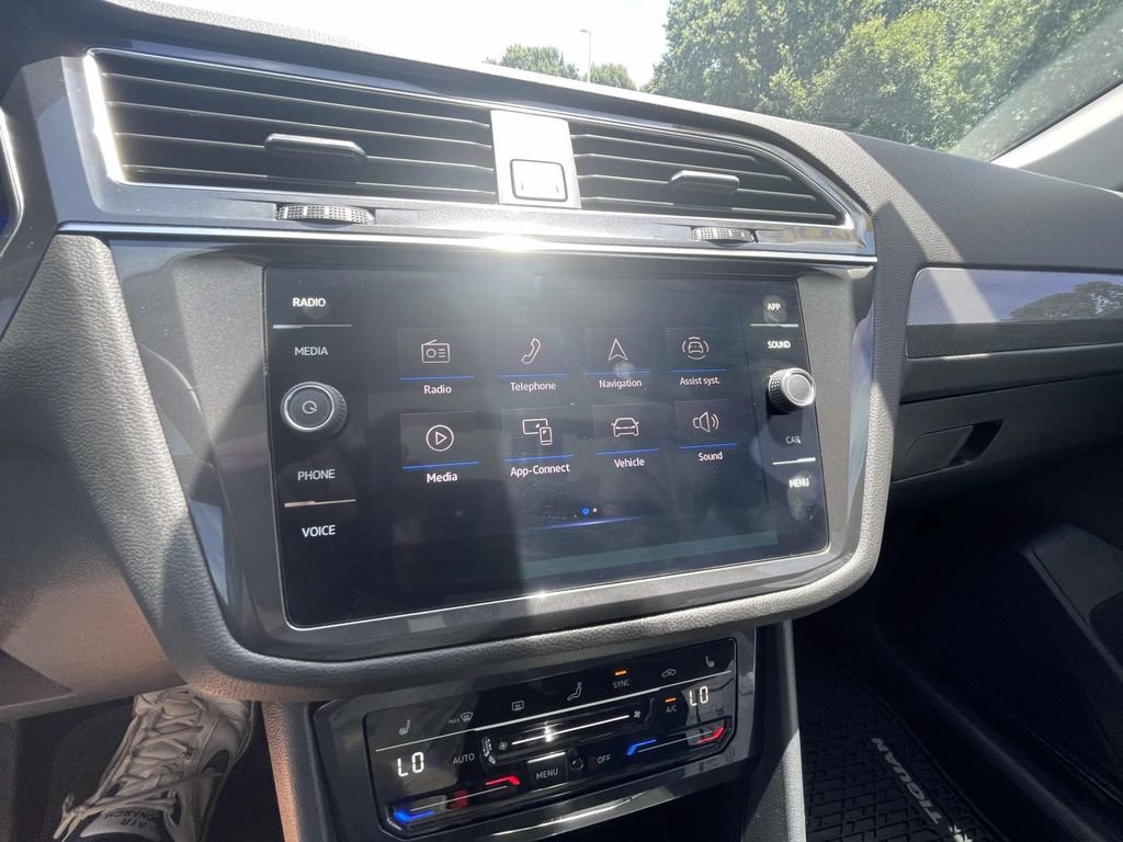 Used 2022 Volkswagen Tiguan SE FWD image 27