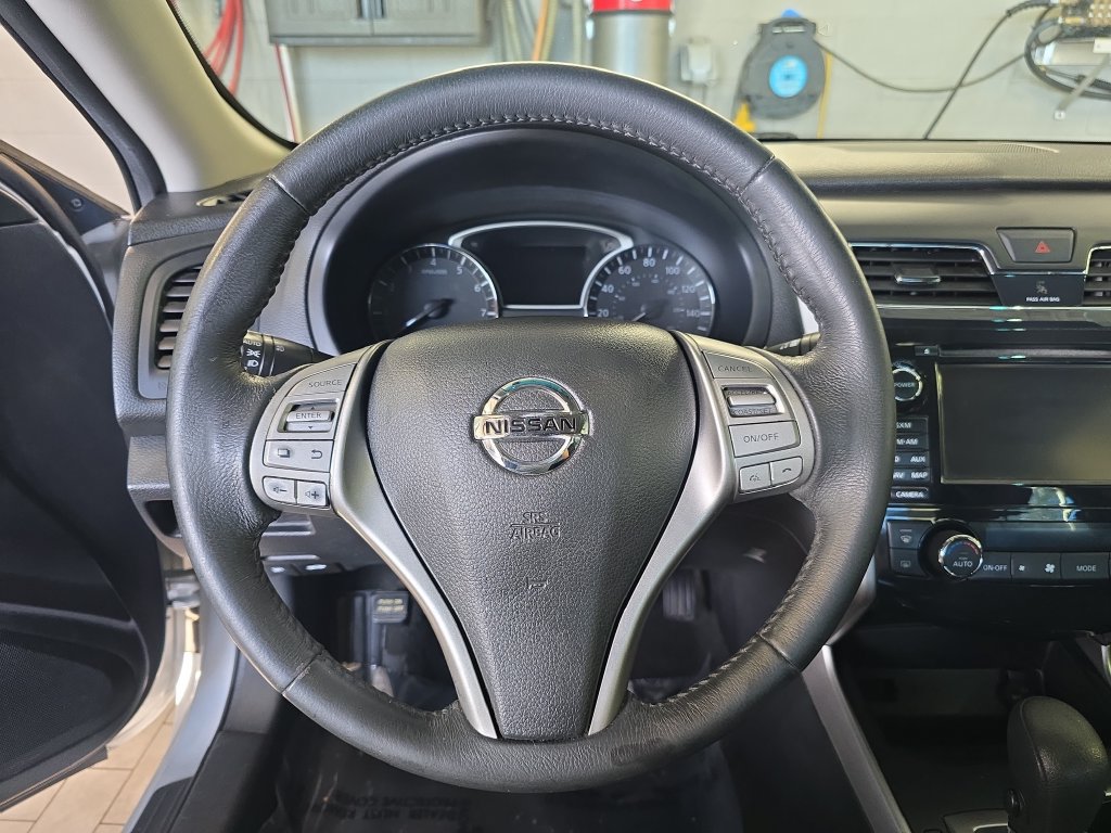 Used 2015 Nissan Altima 2.5 SV w/ Convenience Package FWD image 18
