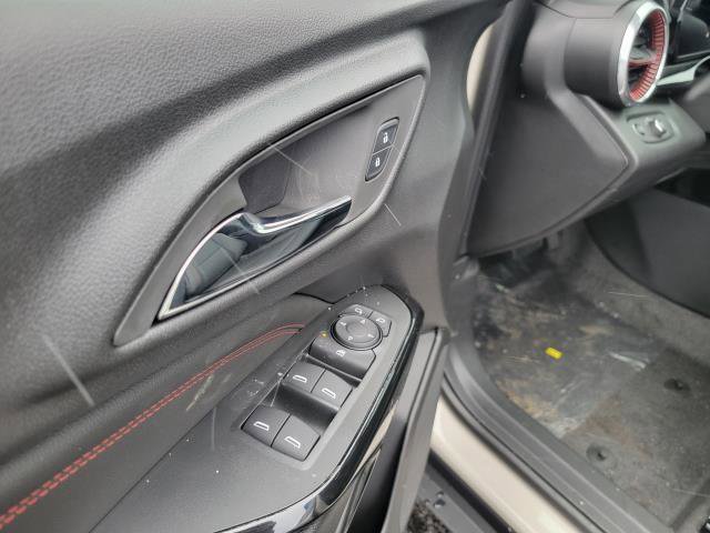 New 2026 Chevrolet Trax RS w/ Sunroof Package FWD image 7