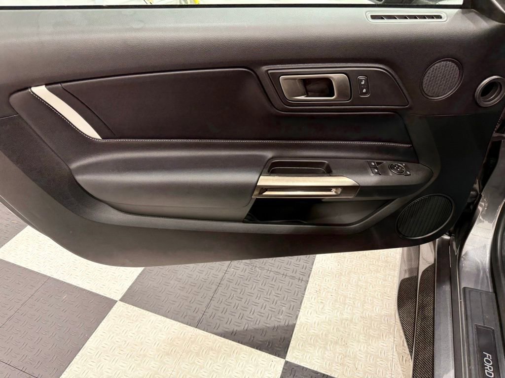 Used 2021 Ford Mustang Shelby GT500 w/ Carbon Fiber Track Pack image 13